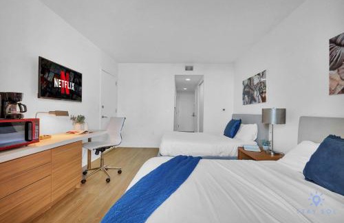 Hallandale Beach Hotel | Spectacular Studio Amazing Amenities Bay View
