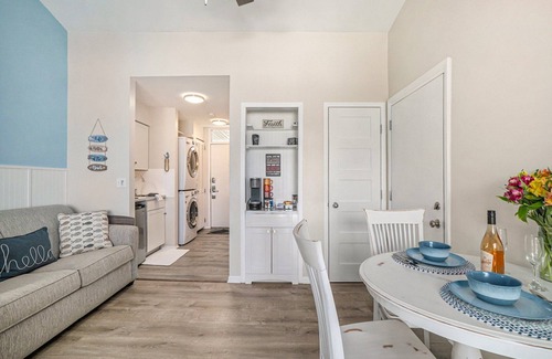 Acme Condominio | ☀ Spectacular Sunset Views Studio Condo @ The Shores 5587