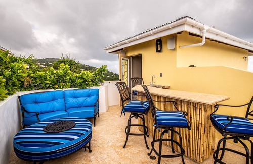Estate Bethany Villa | Espectaculares puestas de sol y vistas al mar en la nueva villa de 2 niveles y terraza en la azotea