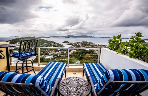Estate Bethany Villa | Espectaculares puestas de sol y vistas al mar en la nueva villa de 2 niveles y terraza en la azotea