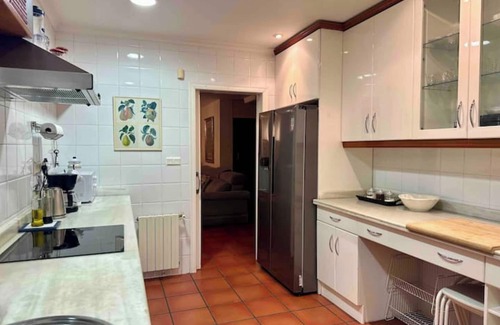 Arenales del Sol Villa | Espectacular Villa en zona de playa!