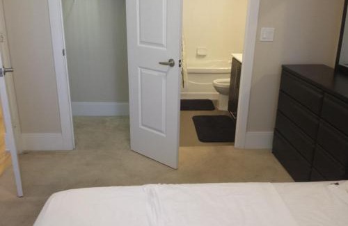 Downtown Mississauga Apartamento | SPECTACULAR VIEW, 2 BEDROOMS FURNISHED CONDO and BEST LOCATION