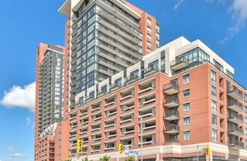 Lawrence Heights Condominio | Spectacular View Cozy 2-Bed Condo