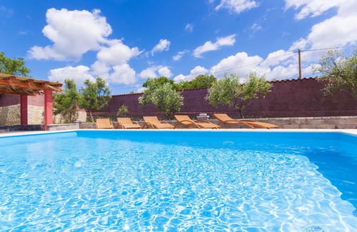 Presika Villa | Vista espectacular, piscina privada, jardín, barbacoa, cerca de la playa.