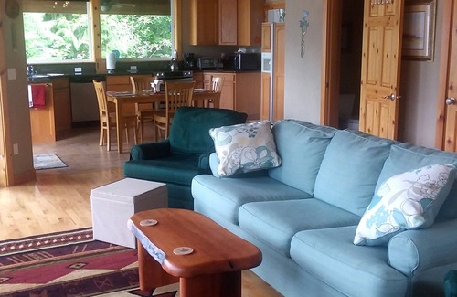 Hoodsport Casa | Spectacular Views from every room Right on the Lake with Dock & Kayaks