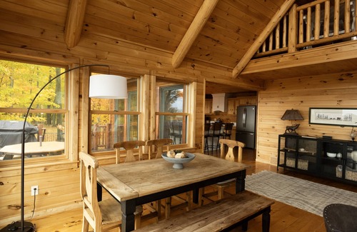 Maple City Casa | ¡Nuevo listado! Glen Lake cumbre superior de la cabina w / vistas panorámicas al lago