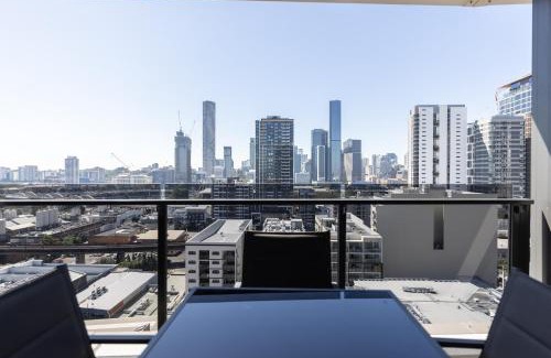 South Brisbane Apartamento | Spectacular views, king bd plus single bed & parking
