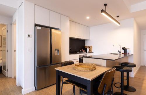South Brisbane Apartamento | Spectacular views, king bd plus single bed & parking