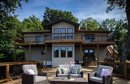 Linn Creek Casa | Spectacular Views! Lakefront Home-Massive Deck on the Main Channel, Sauna & More