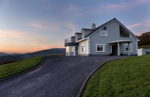 Dingle Casa | Espectaculares vistas de la Bahía de Dingle y ciudad de una casa de lujo.