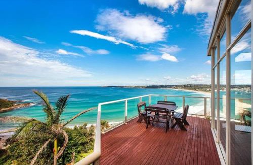 Mollymook Beach Casa | Spectacular Views - steps from Mollymook Beach