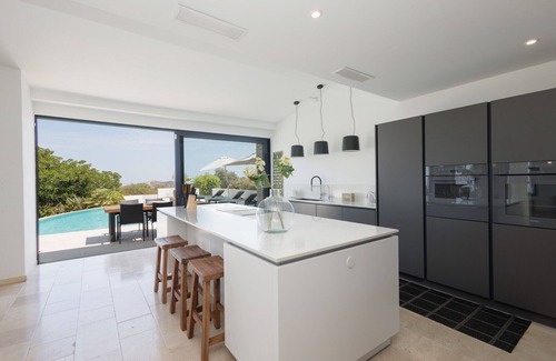 Ojen Villa | Espectacular villa, con piscina infinita y vistas al mar, en Ojén, Marbella