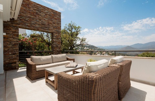 Ojen Villa | Espectacular villa, con piscina infinita y vistas al mar, en Ojén, Marbella