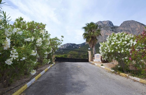 Polop Casa | Villa espectacular con 8/9 habitaciones y con capacidad para 19 personas