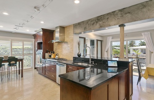 Pompano Isles Casa | Spectacular Waterfront House! Tiki & Heated Pool/Hot Tub