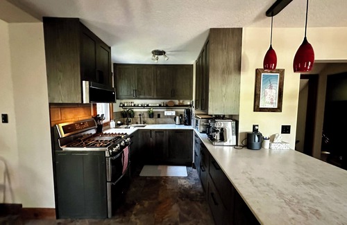 Millarville Cabina | Spectacular woodland retreat on 4.5 acres