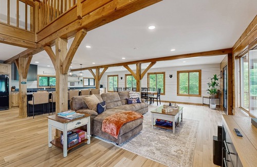 Silver Lake Casa | Spectacularly updated family mountain lodge w/deck & amazing views