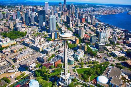 Belltown Apartamento | Speechless In Seattle - #1 Location - 2BR - Free Parking - VR1