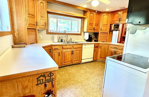 Conesus Cabaña | Spencer Lakeside Retreat on Conesus Lake!