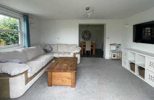 Braintree Casa | Spencer Square- A lovely 2 bedroom property in Bocking with cats
