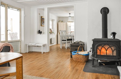 Saffle Casa | Alojamiento de 3 habitaciones en Södra Hökhult