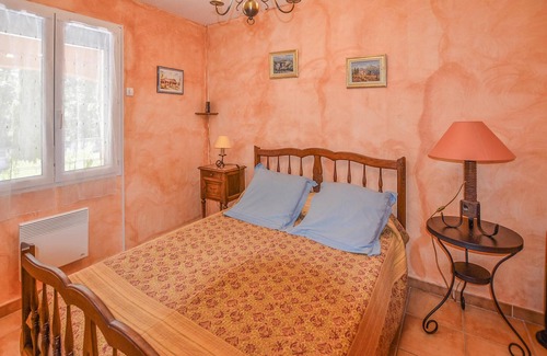 Rustrel Casa | Spend a relaxing vacation in the vacation home with pool access and fantastic views.