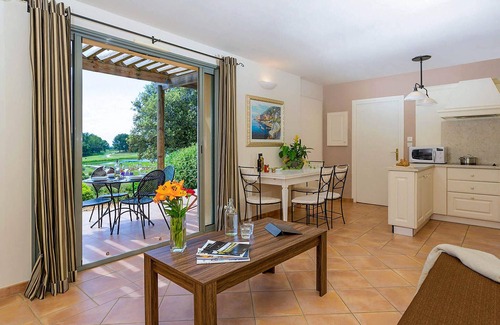 Lachapelle-Auzac Apartamento | Alojamiento de 2 habitaciones en Souillac