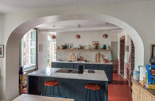 Martin-Eglise Casa | Spend a wonderful vacation in a comfortable vacation home with historical flair.