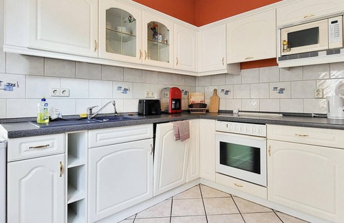 Harzgerode Apartamento | Spend an unforgettable vacation in this inviting vacation home overlooking the park.