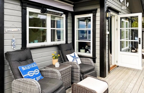 Torjulvagen Casa | Spend beautiful vacations in this cottage near the village Bæverfjord