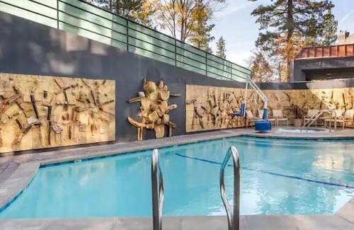 South Lake Tahoe Apartamento | Spend Christmas week across from Heavenly Valley, sleeps 6 in South Lake Tahoe