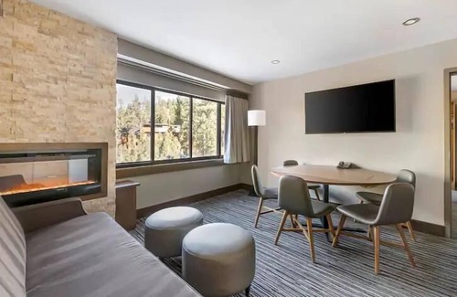 South Lake Tahoe Apartamento | Spend Christmas week across from Heavenly Valley, sleeps 6 in South Lake Tahoe
