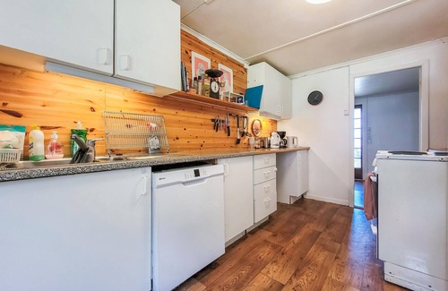 Nedstrand Casa | Spend relaxing summer days in this spacious vacation home on the peninsula, Nedstrand.
