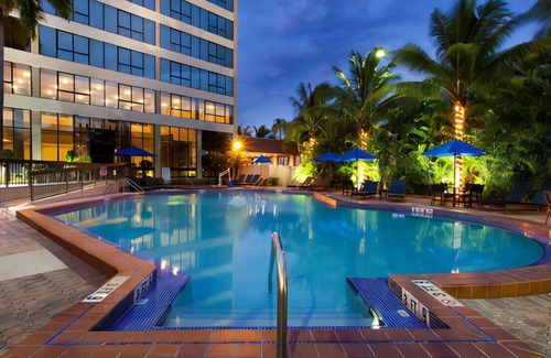 Hialeah Casa | Spend Some Time in Luxury! Near Fort Lauderdale