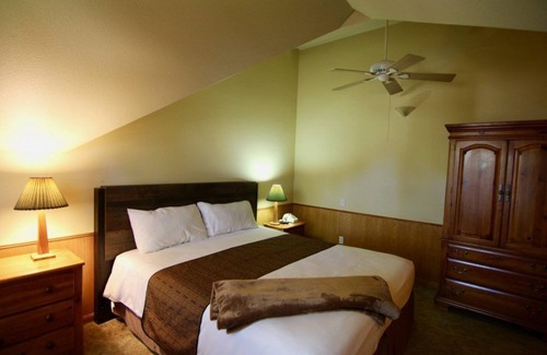 Kings Beach Complejo | Spend Thanksgiving at Lake Tahoe North Shore at a Charming 2-bedroom resort