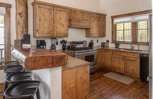 Spanish Peaks Cabina | Summer Stays Available! Mountain Cabin with Private Hot Tub
