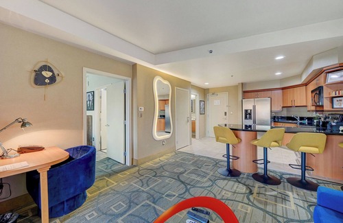 Las Vegas Apartamento | Sphere in 4K - Vintage Vegas Condo with Sphere and Strip Views!