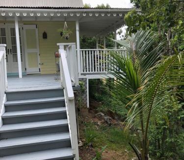St. John's Chalet De Esquí | Spice Cottage