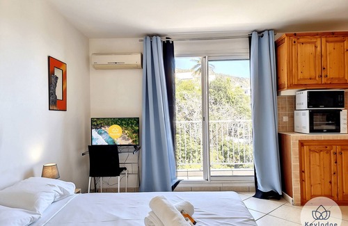 Saint-Denis Apartamento | Spinelle Blanche - studio** close to Saint-Denis centre