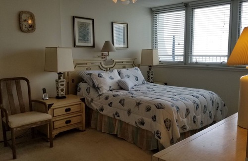 Sea Isle City Condominio | Spinnaker 2 Bedroom 2 Bath Condo. Elevator