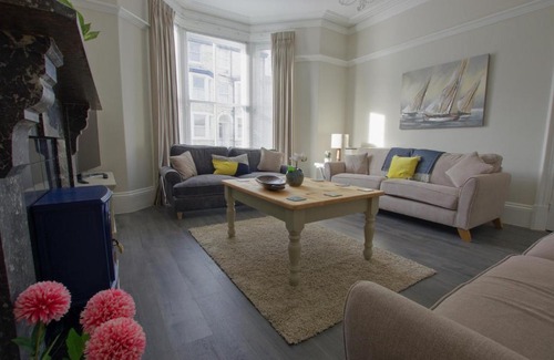 South Cliff Casa | Spinnaker House - Luxury Scarborough Property in South Bay