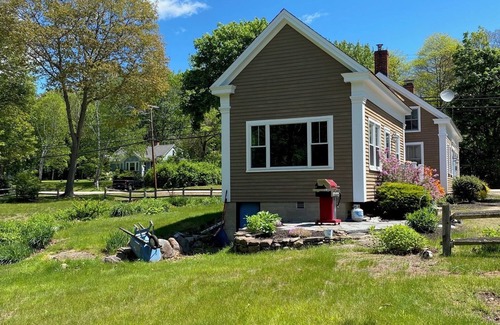 Kittery Casa | Spinney Creek 2 bedroom home in Kittery, minutes to Portsmouth, York + Ogunquit