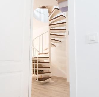 Figueres Apartamento | Spiral Stairs Duplex