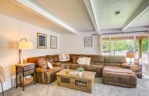 Spirit Lake Casa | Spirit Lake Home with Fenced Yard 1 Mi to Water!