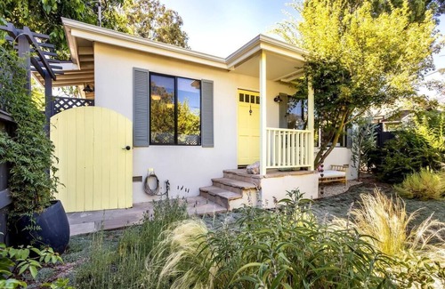 Meiners Oaks Casa | SPIRITUAL RETREAT & RESET - Charming 2 bed, 2 bath Home & Spa in Ojai, WIFI/AC