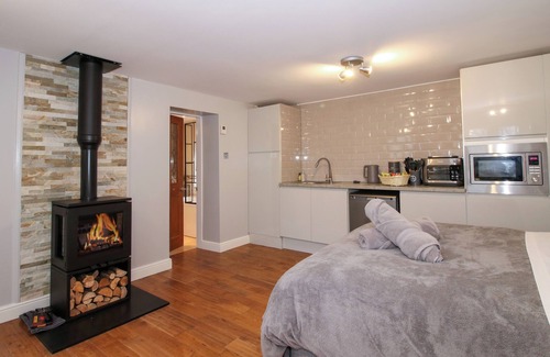 Sugnall Cabaña | Spitfire Lodge