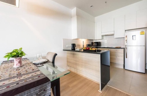 Thung Maha Mek Condominio | SPL 1 Br/ Serviced/ Monthly