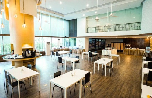 Thung Maha Mek Condominio | SPL 1 Br/ Serviced/ Monthly