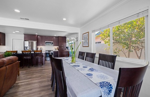 University City Casa | Splash! 40’ Pool, Bunk Beds, 8 Mins to Beach, Close to ALL Attractions, La Jolla