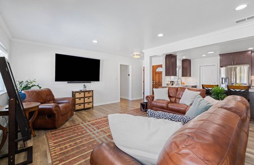 University City Casa | Splash! 40’ Pool, Bunk Beds, 8 Mins to Beach, Close to ALL Attractions, La Jolla